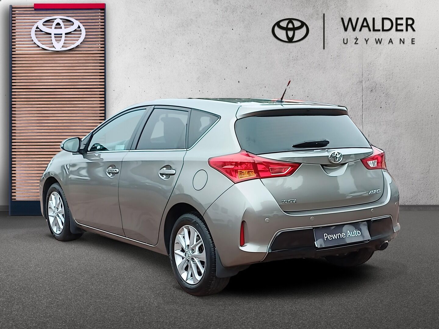 Toyota Auris - zdjęcie 3