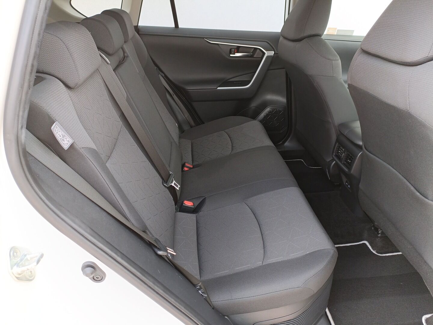 Toyota RAV4 - zdjęcie 12