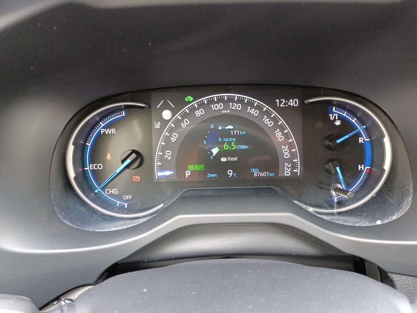 Toyota RAV4 - zdjęcie 16