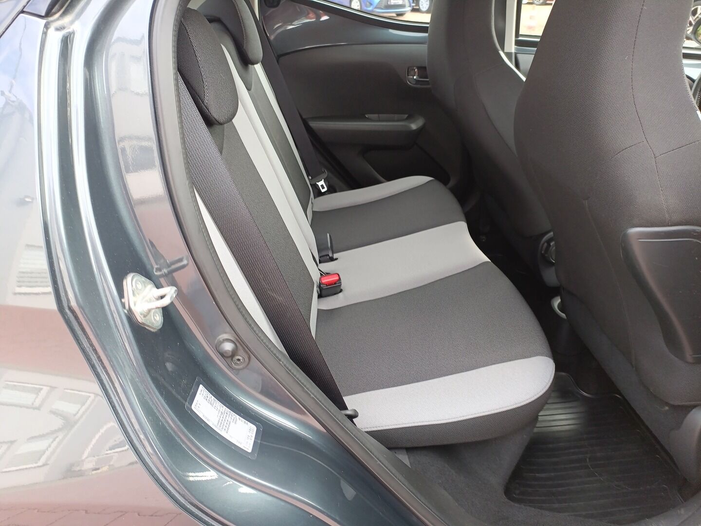Toyota Aygo - zdjęcie 11