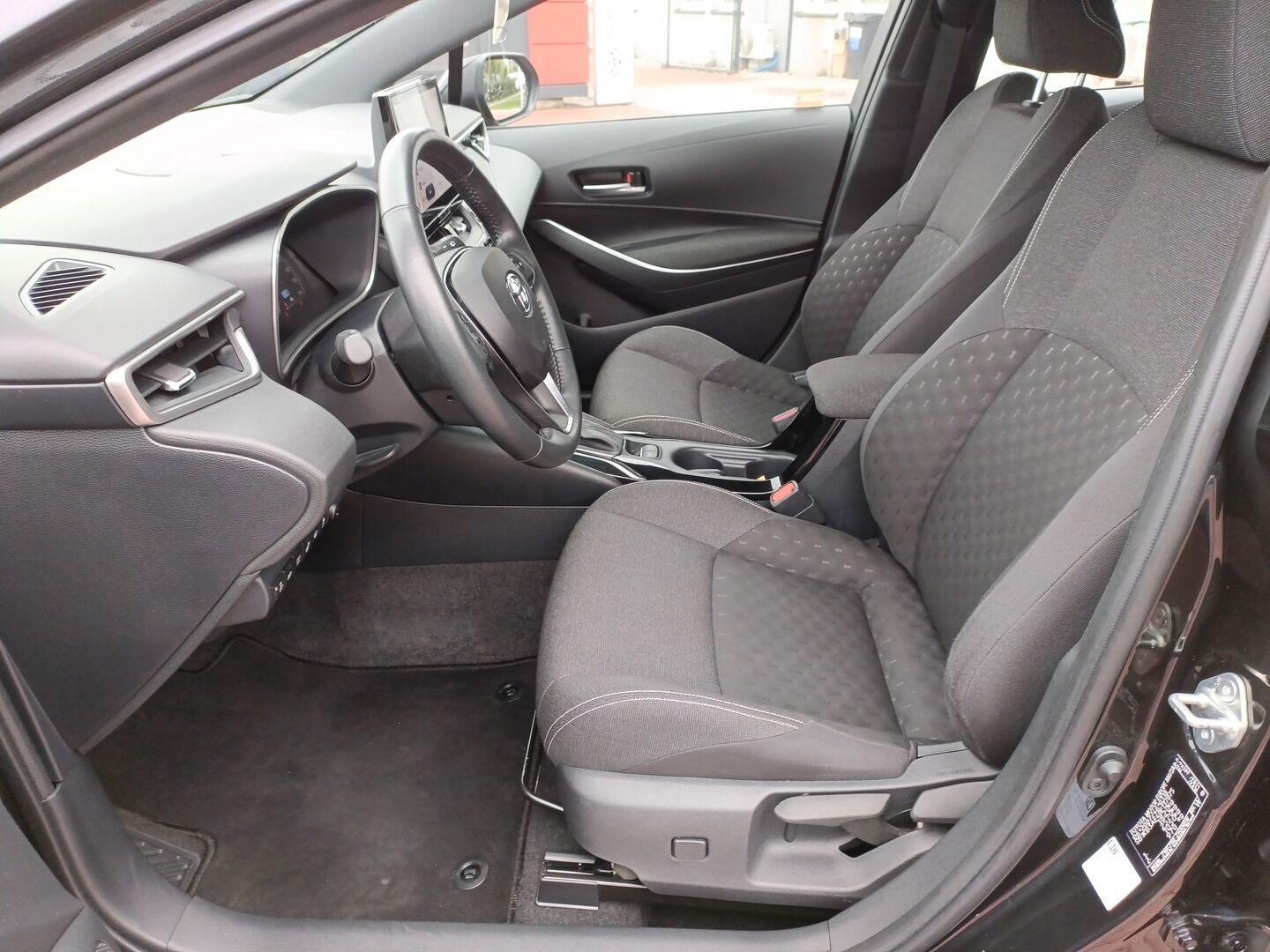 Toyota Corolla - zdjęcie 9