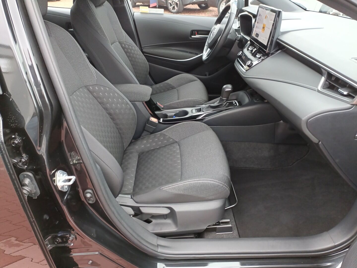 Toyota Corolla - zdjęcie 11