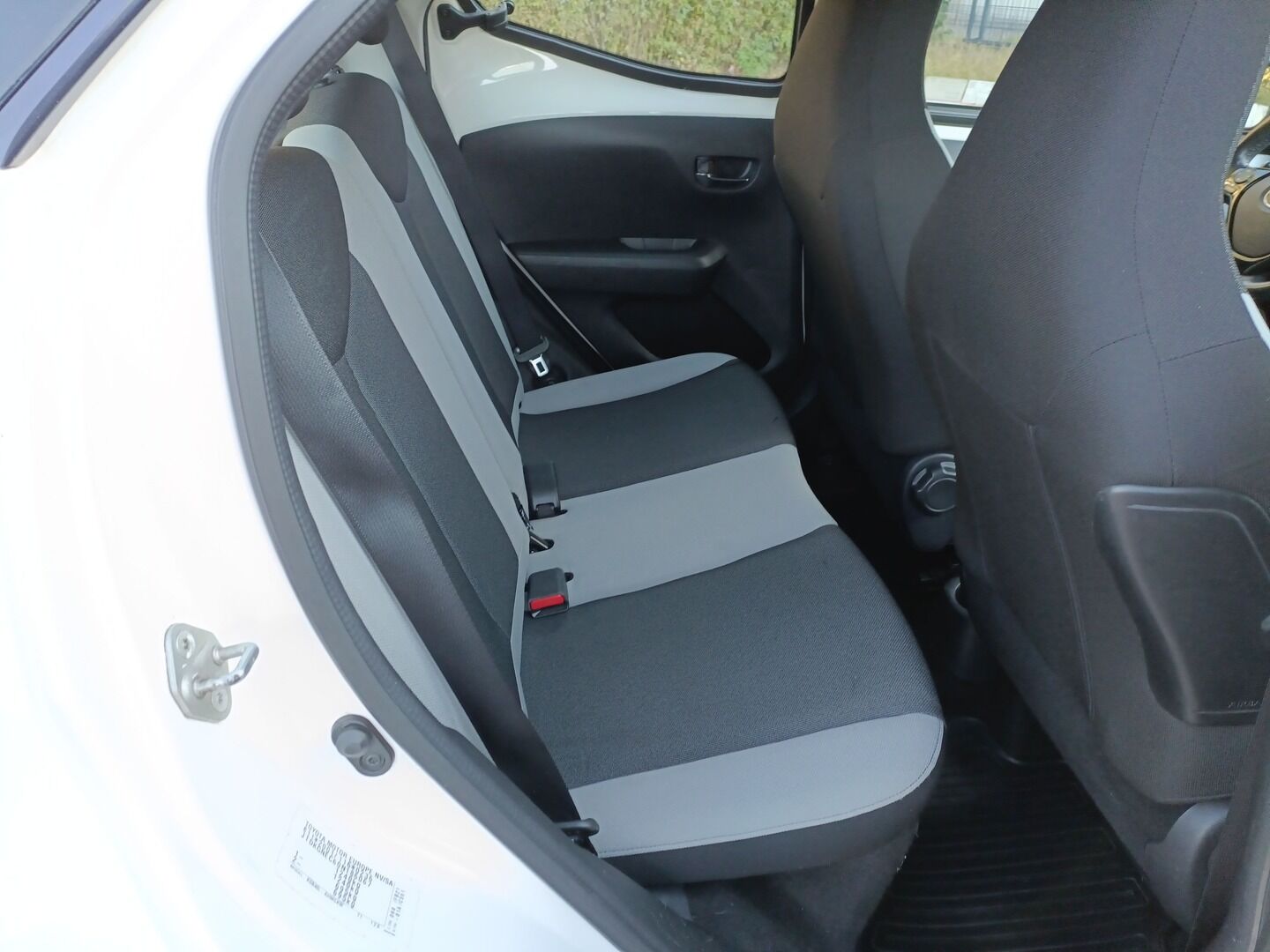 Toyota Aygo - zdjęcie 12