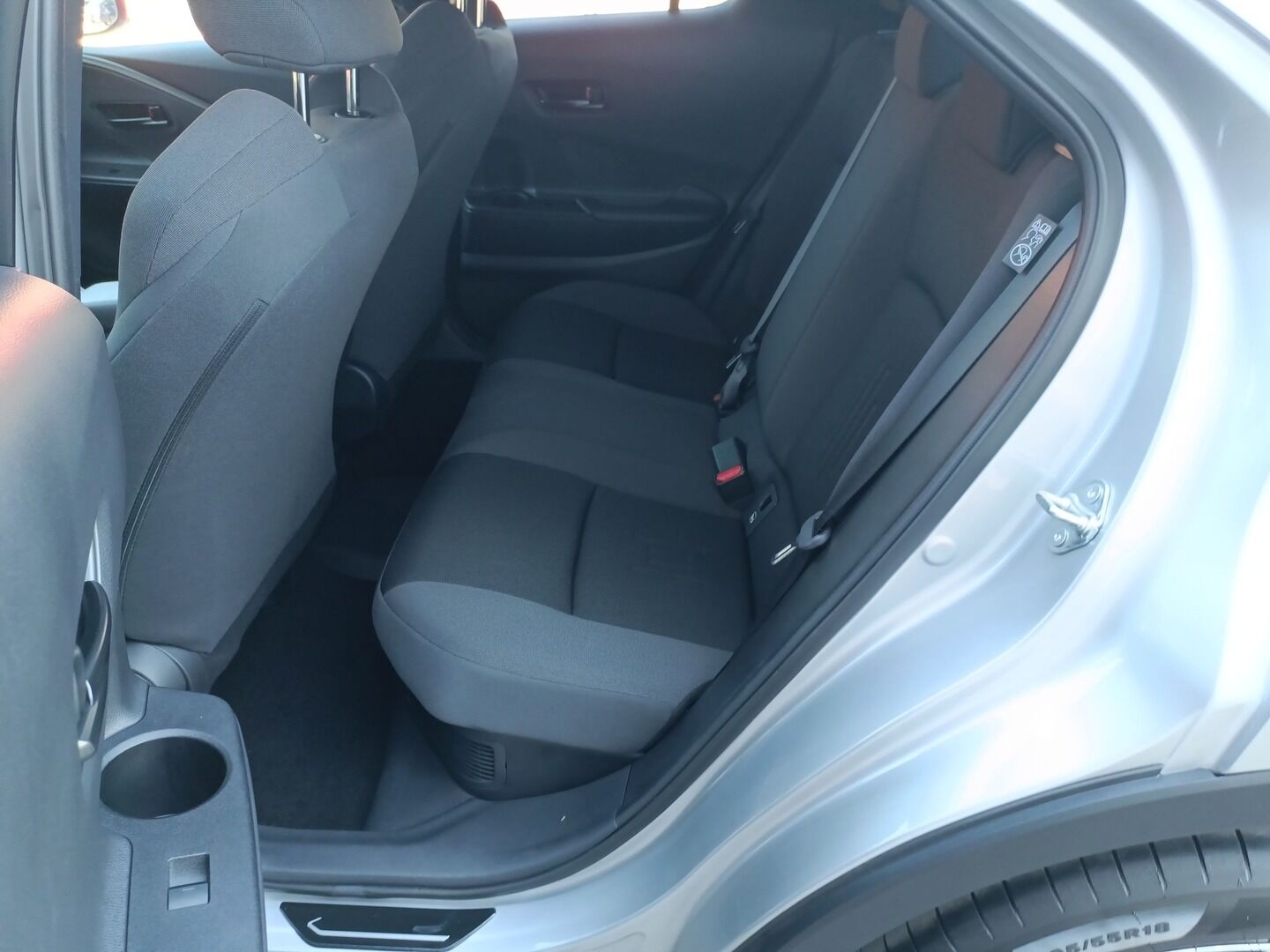 Toyota C-HR - zdjęcie 10