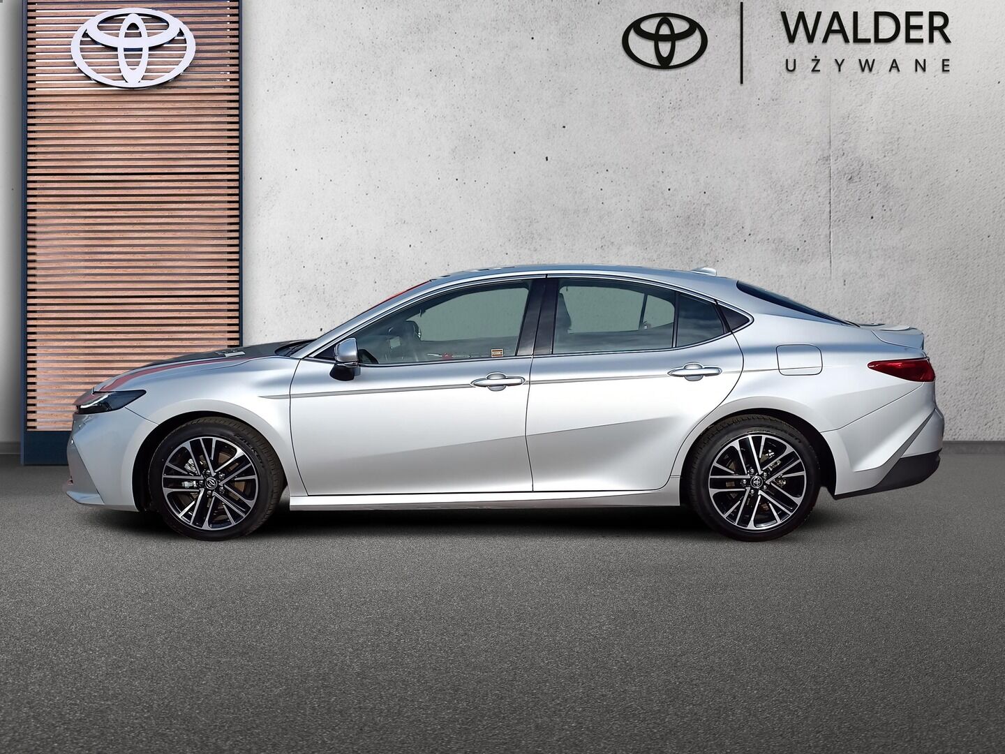 Toyota Camry - zdjęcie 2
