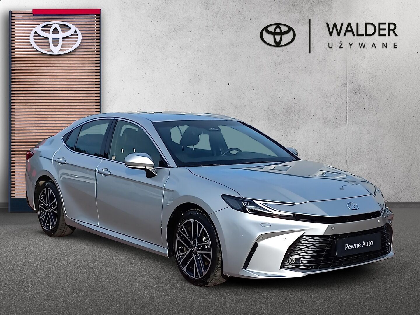 Toyota Camry - zdjęcie 7