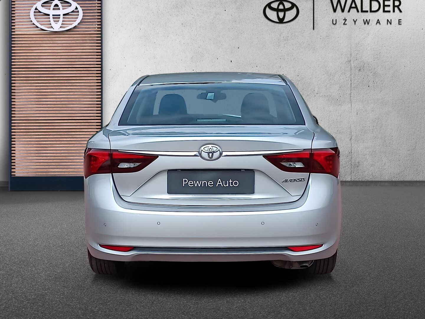 Toyota Avensis - zdjęcie 4