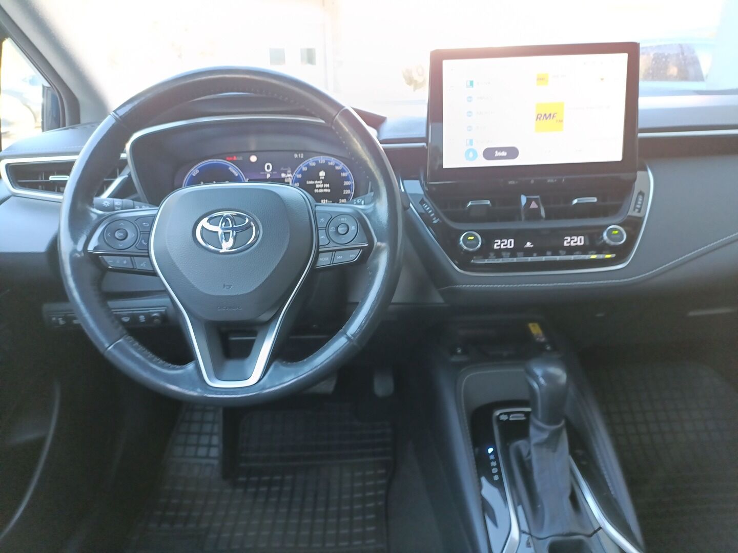 Toyota Corolla - zdjęcie 14