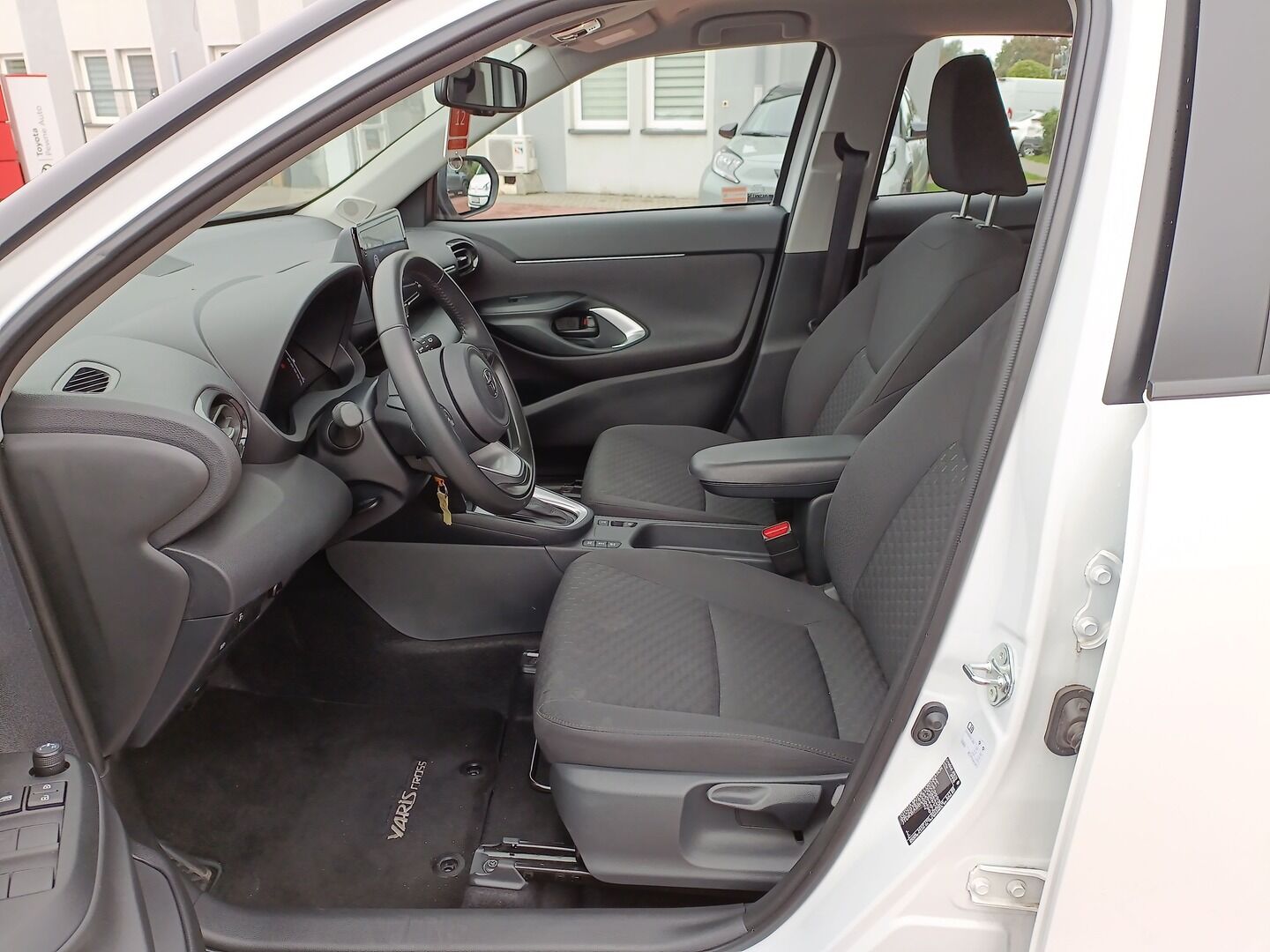 Toyota Yaris Cross - zdjęcie 10