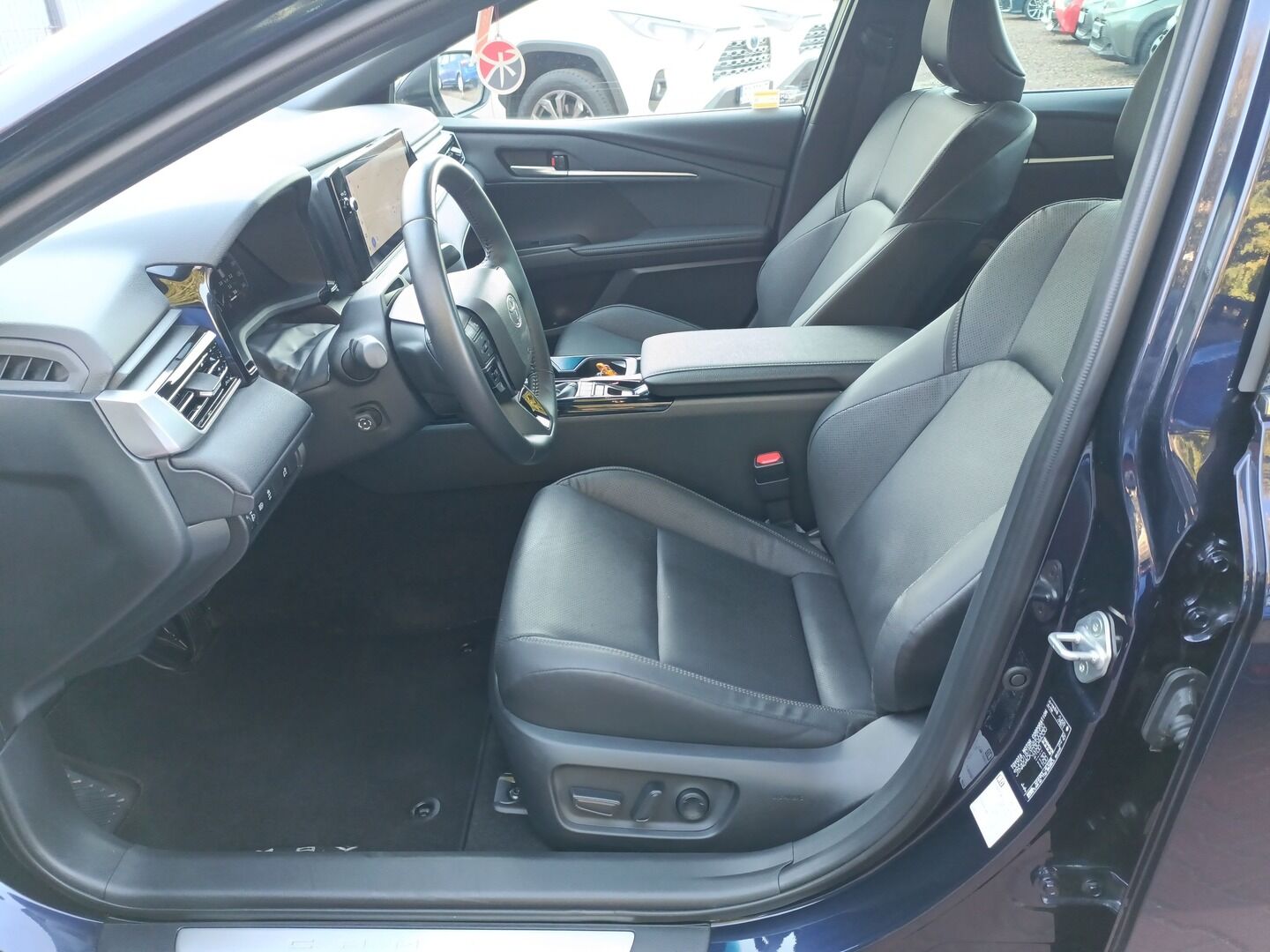 Toyota Camry - zdjęcie 10