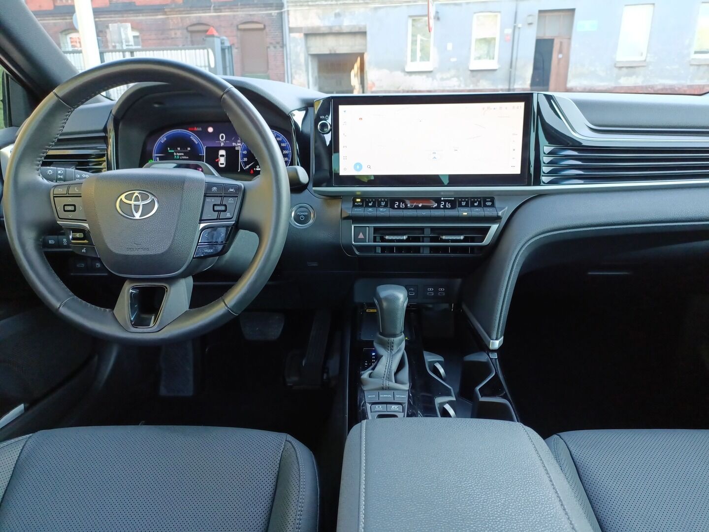 Toyota Camry - zdjęcie 14