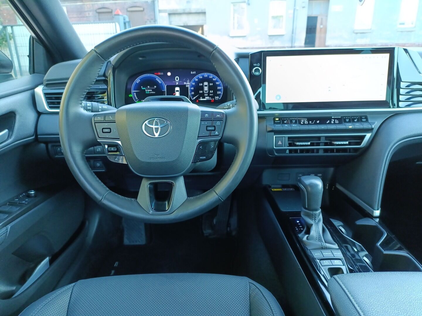 Toyota Camry - zdjęcie 9