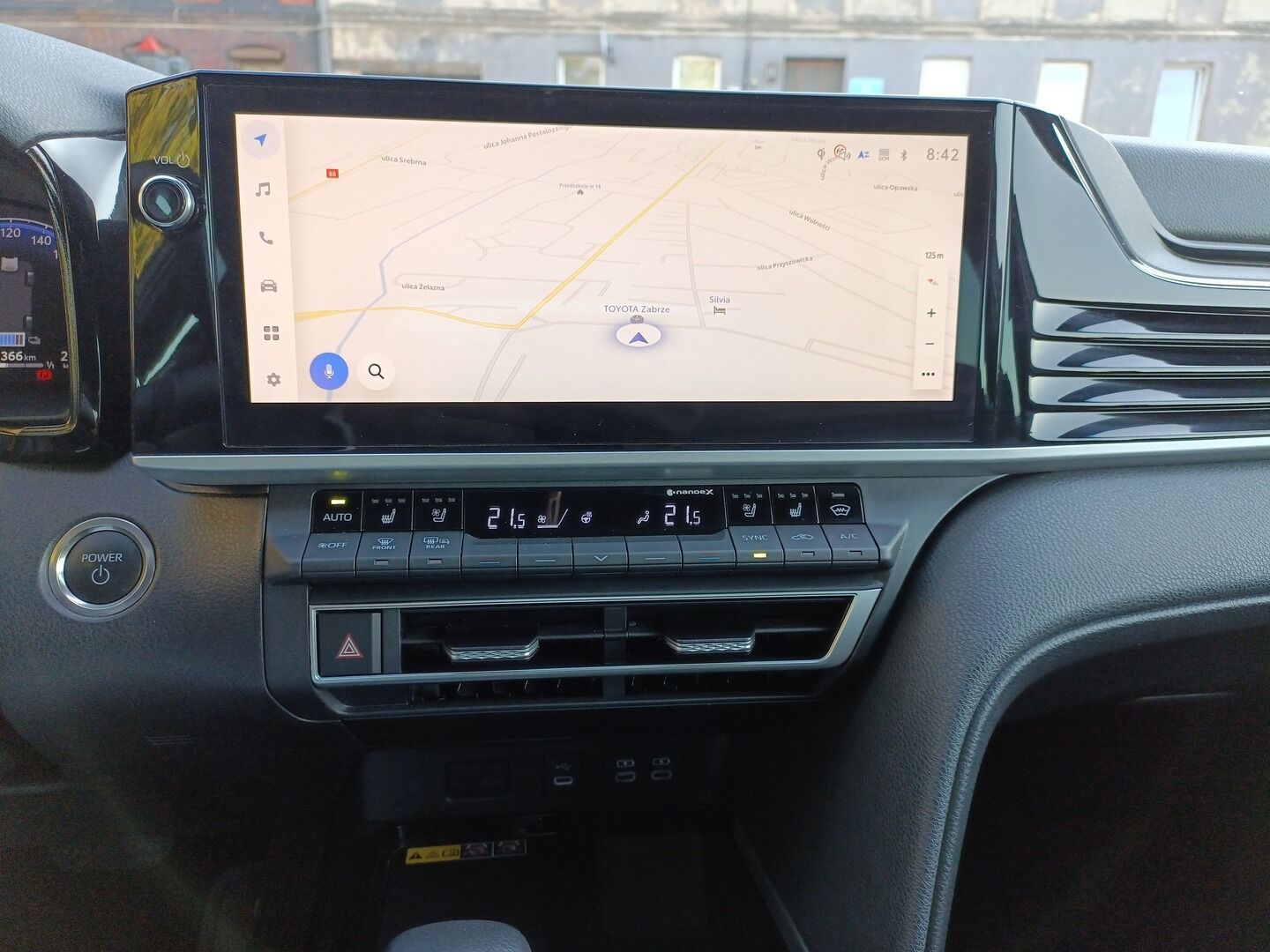 Toyota Camry - zdjęcie 17