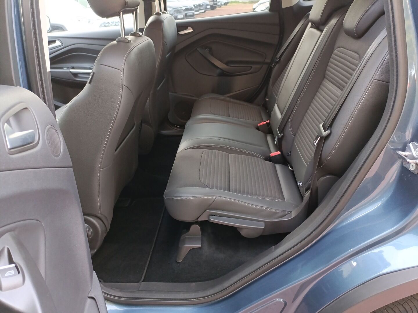 Ford Kuga - zdjęcie 10