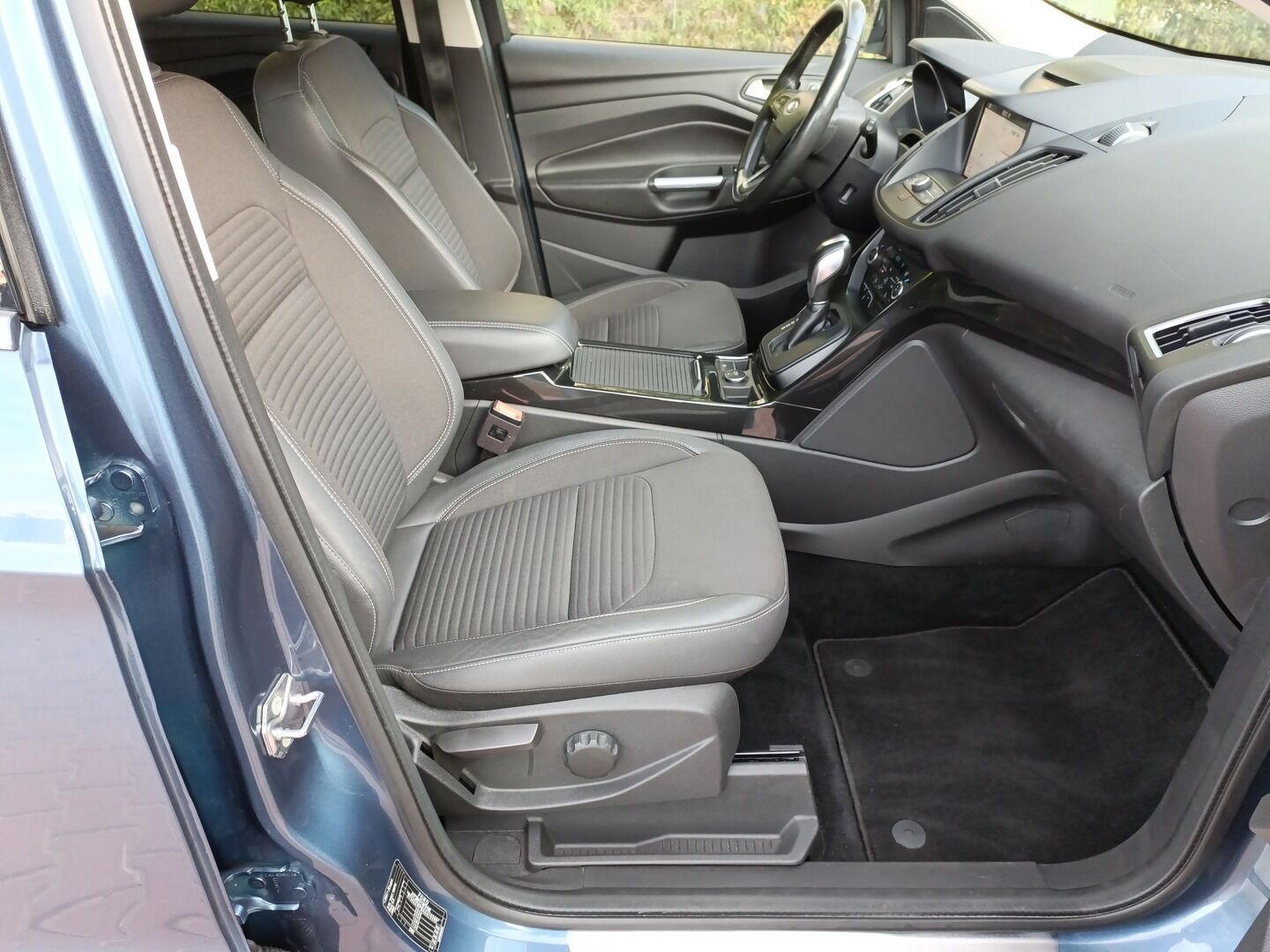 Ford Kuga - zdjęcie 11