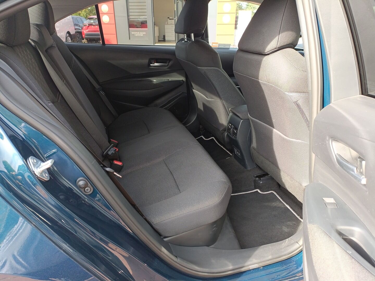 Toyota Corolla - zdjęcie 11
