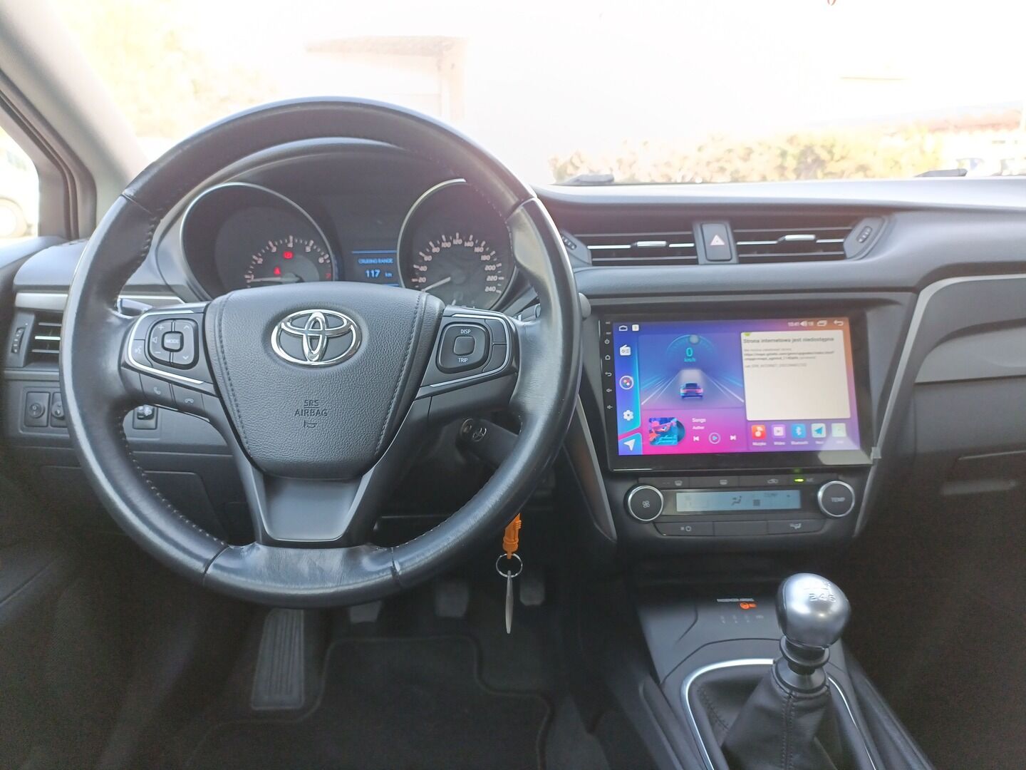 Toyota Avensis - zdjęcie 10