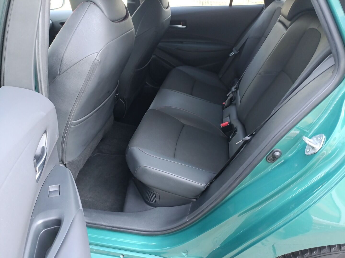 Toyota Corolla - zdjęcie 11
