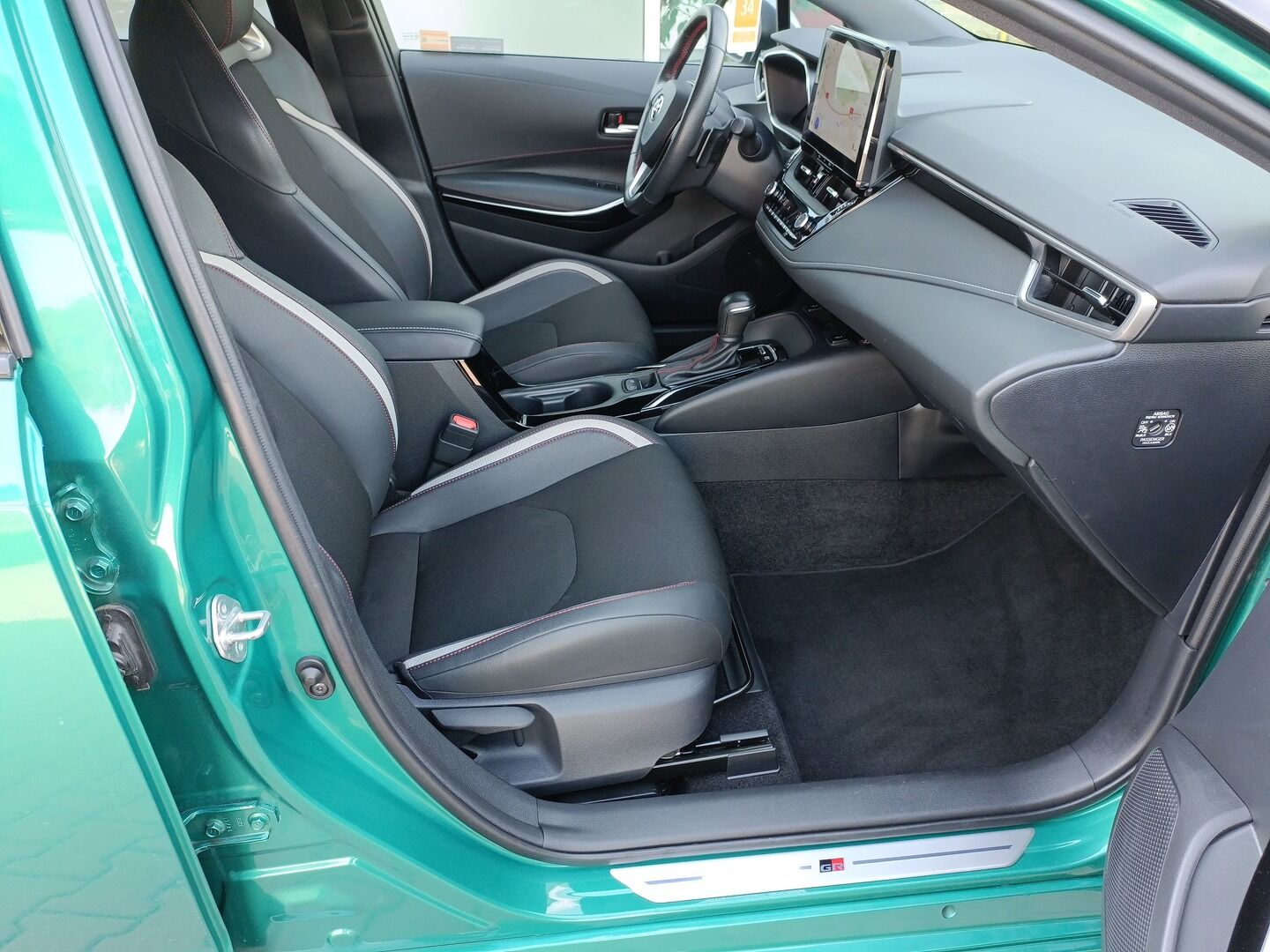 Toyota Corolla - zdjęcie 12