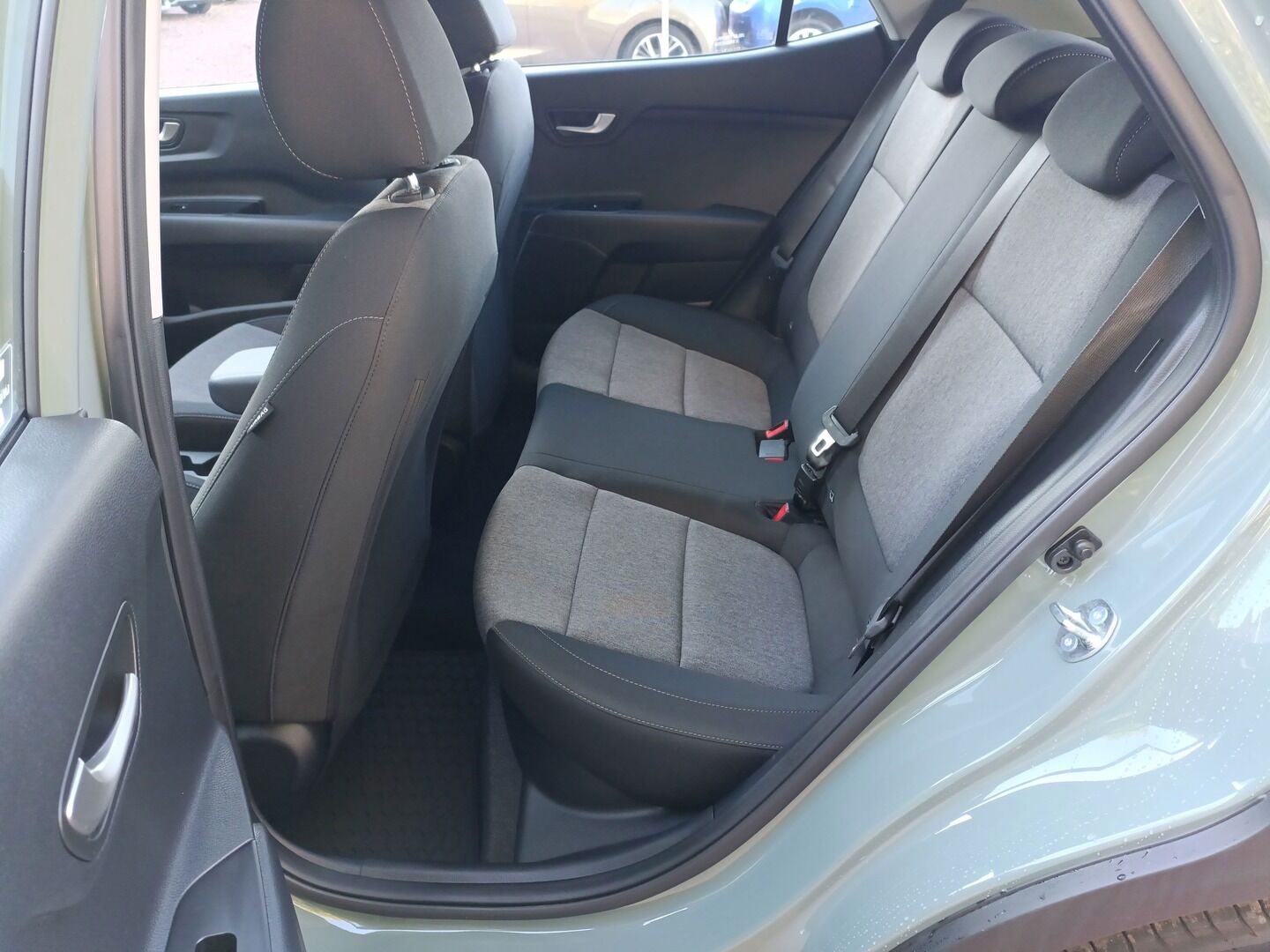 Kia Stonic - zdjęcie 10