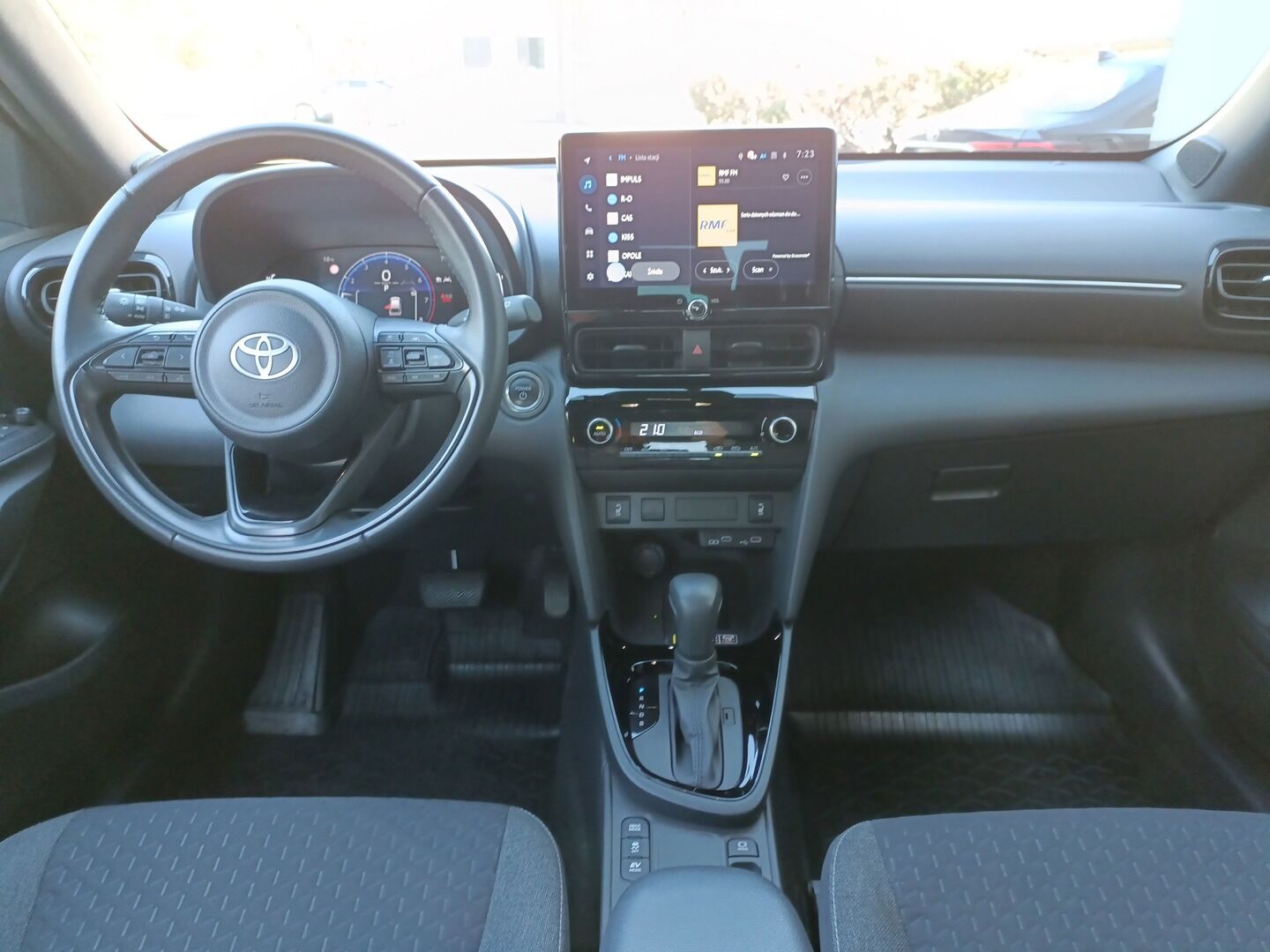 Toyota Yaris Cross - zdjęcie 13