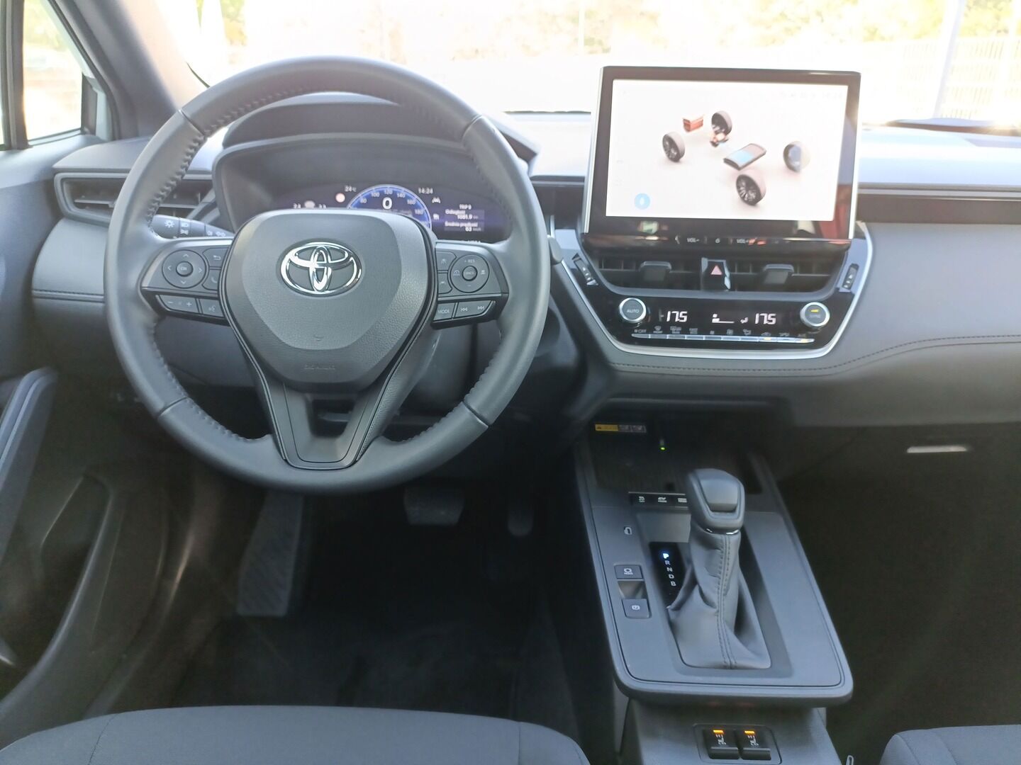 Toyota Corolla Cross - zdjęcie 15