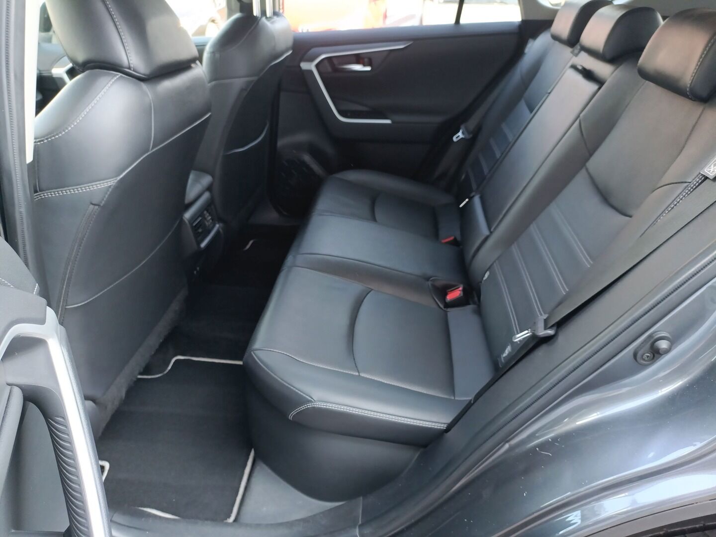 Toyota RAV4 - zdjęcie 10