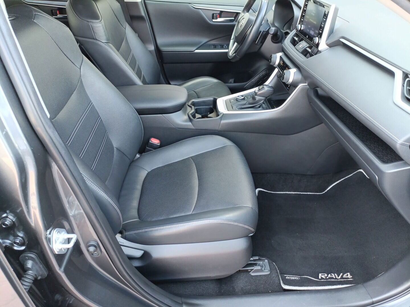 Toyota RAV4 - zdjęcie 11