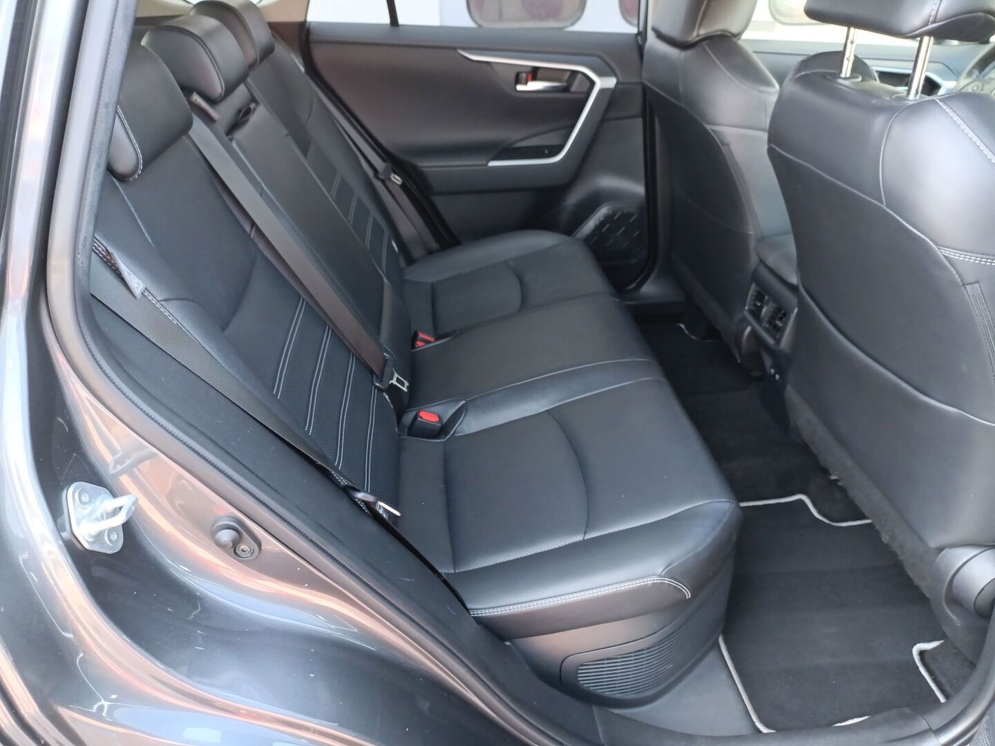 Toyota RAV4 - zdjęcie 12