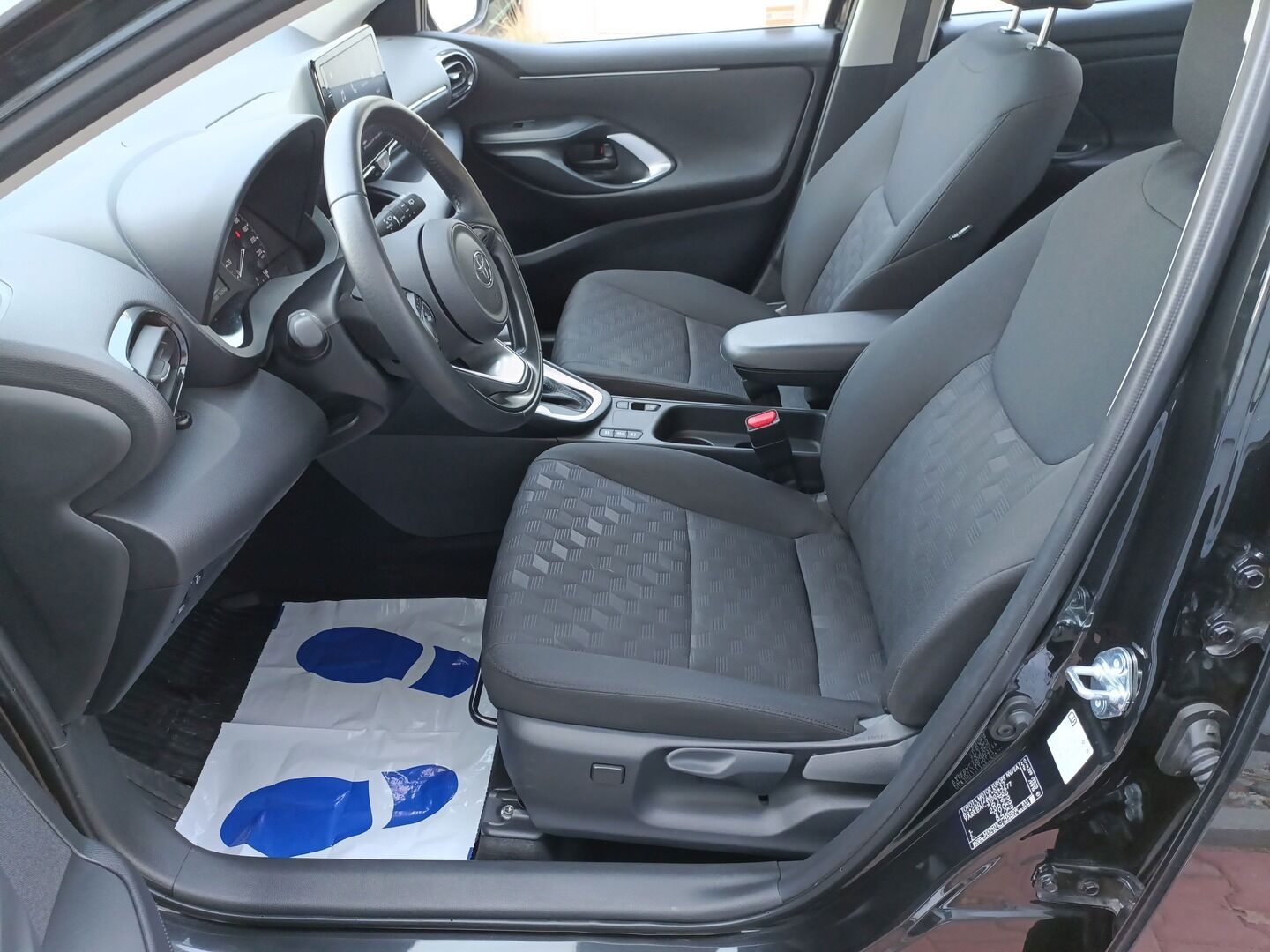 Toyota Yaris - zdjęcie 9