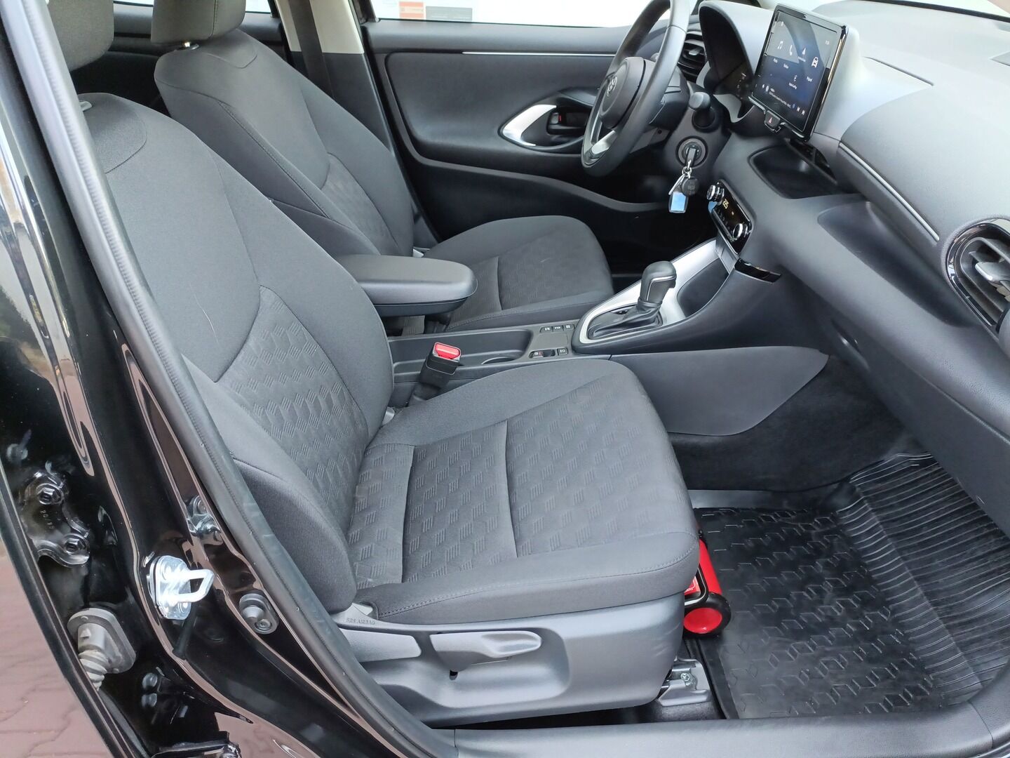Toyota Yaris - zdjęcie 11