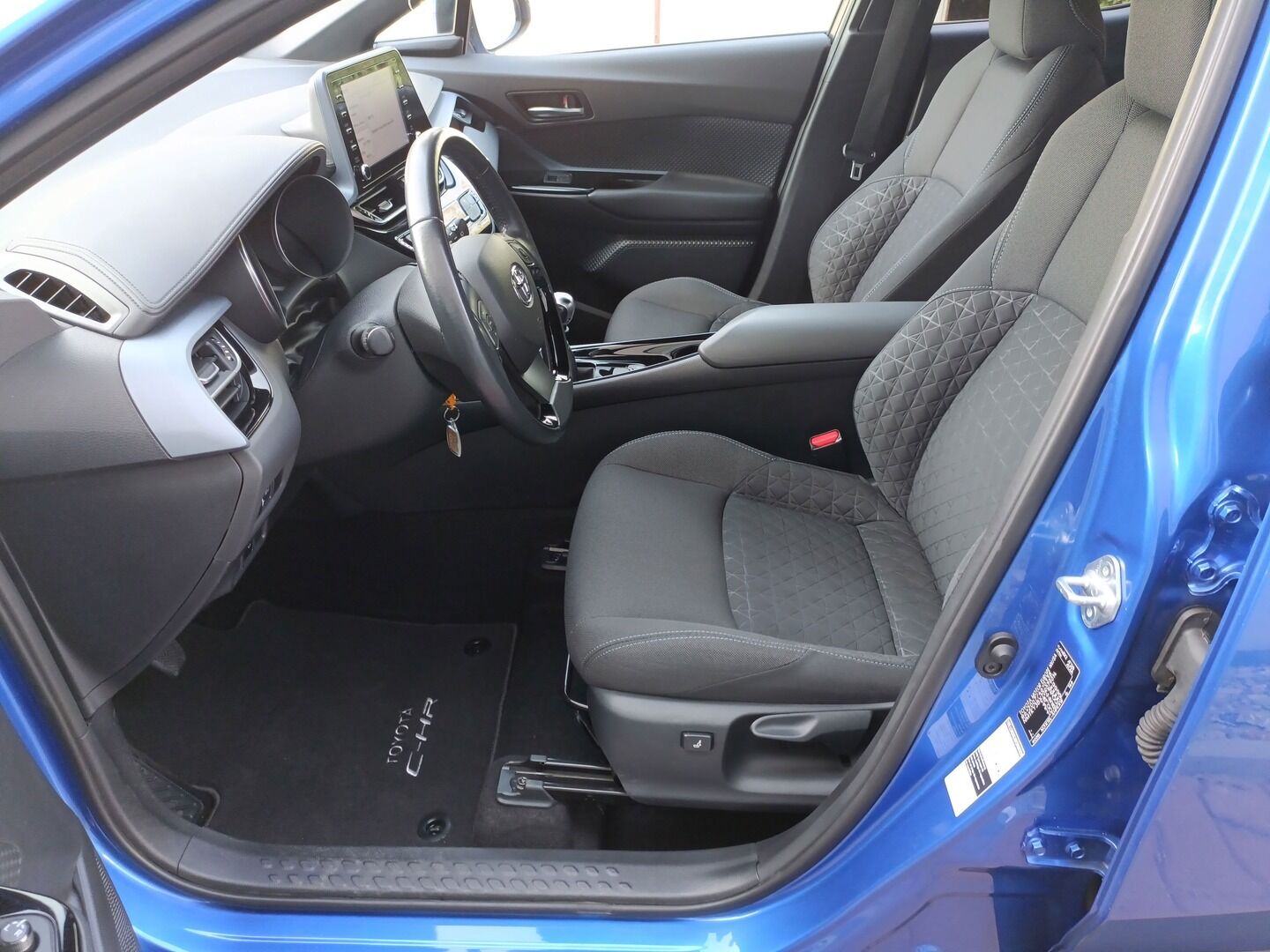 Toyota C-HR - zdjęcie 9