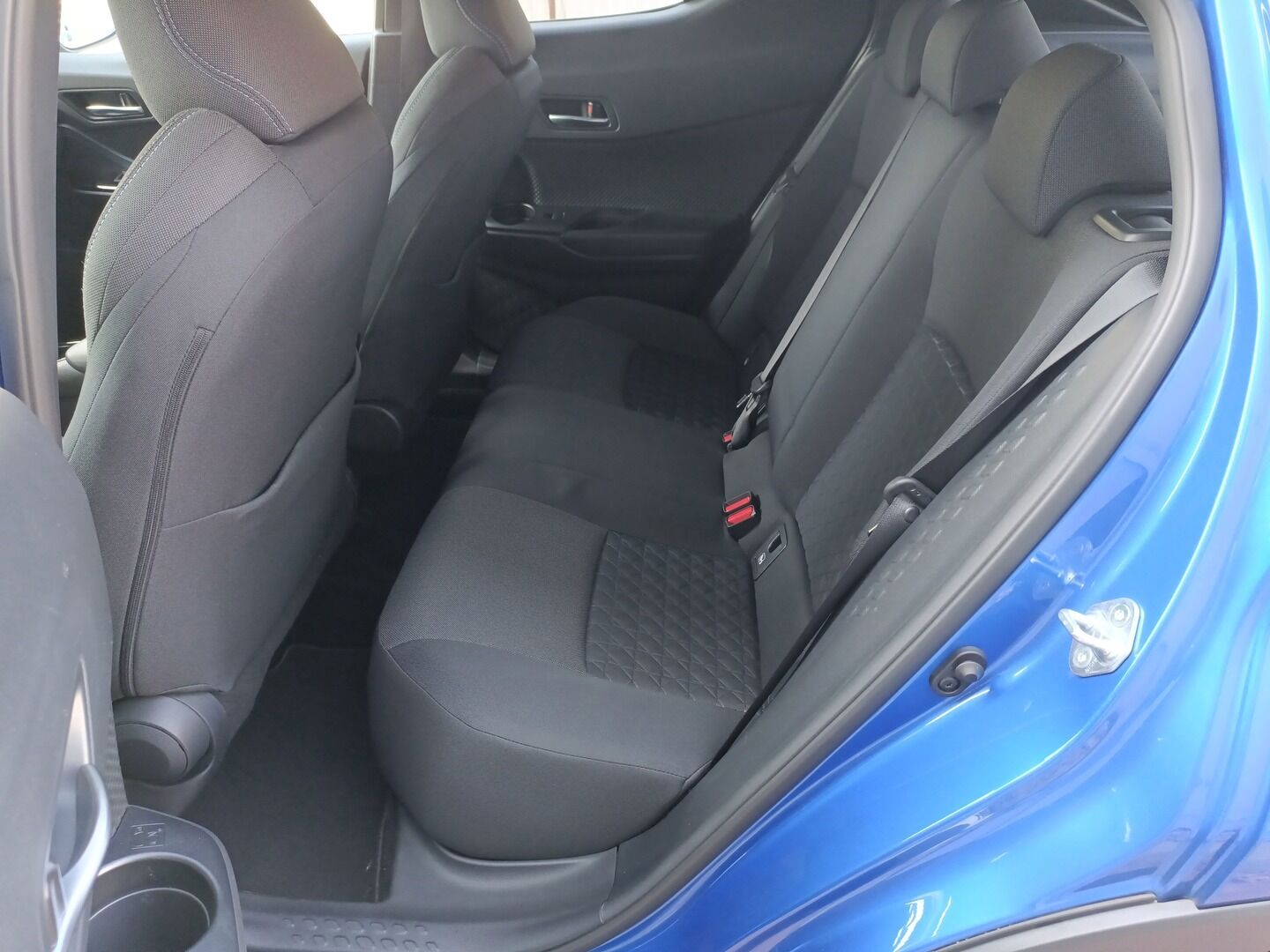 Toyota C-HR - zdjęcie 10