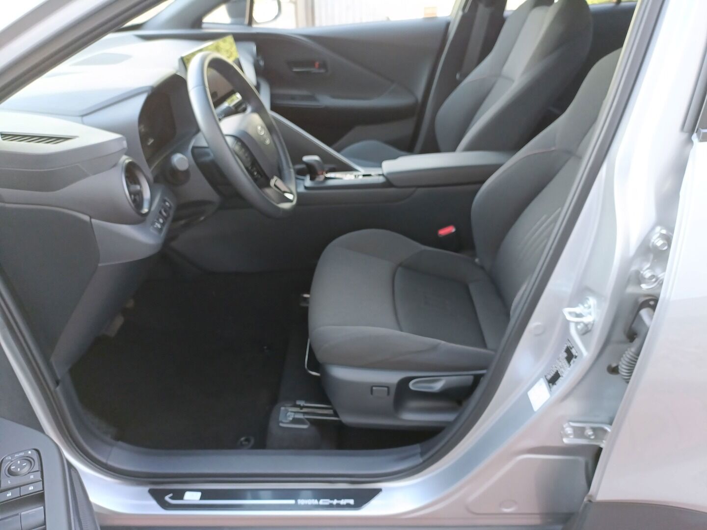 Toyota C-HR - zdjęcie 9