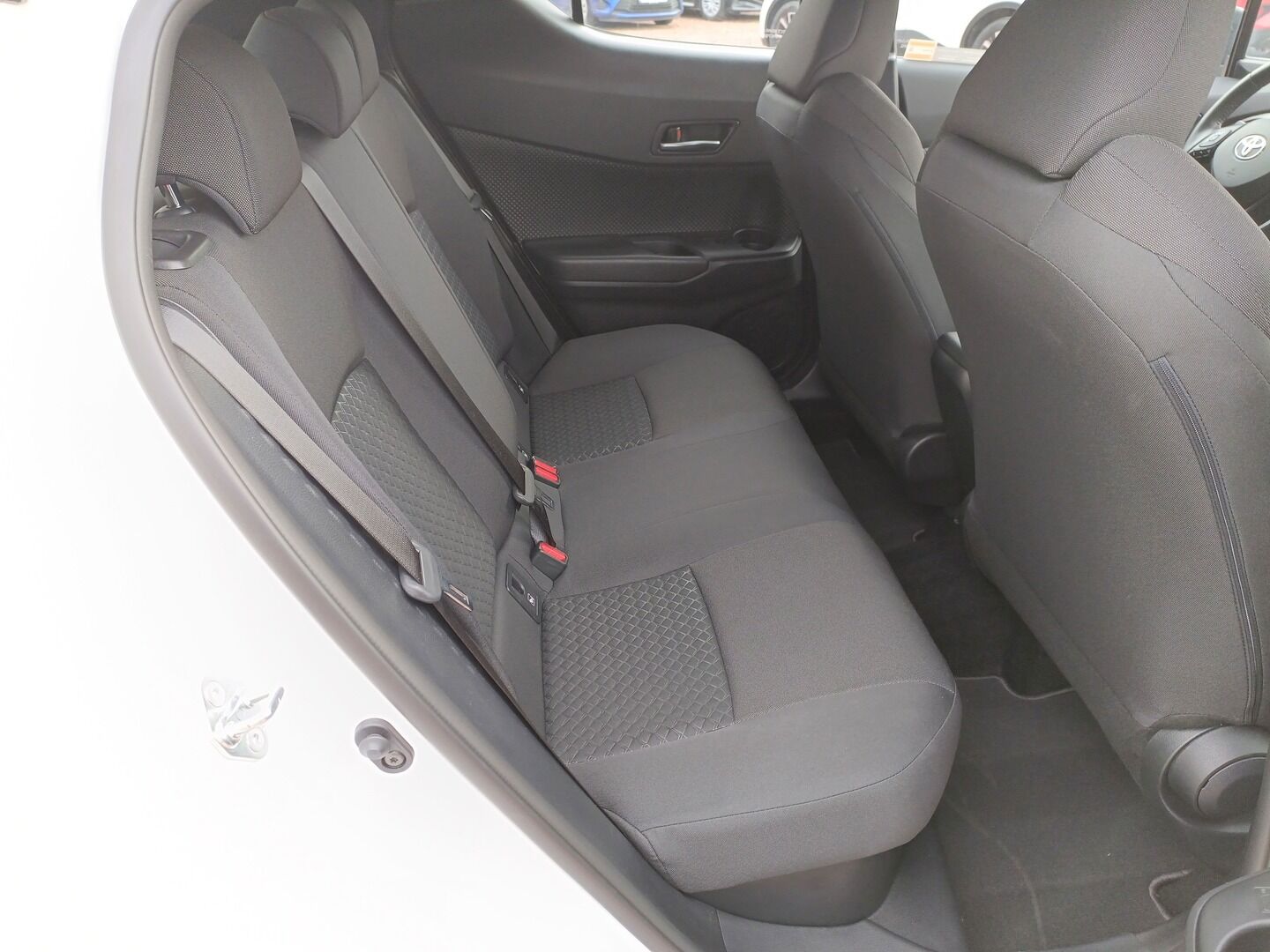 Toyota C-HR - zdjęcie 12