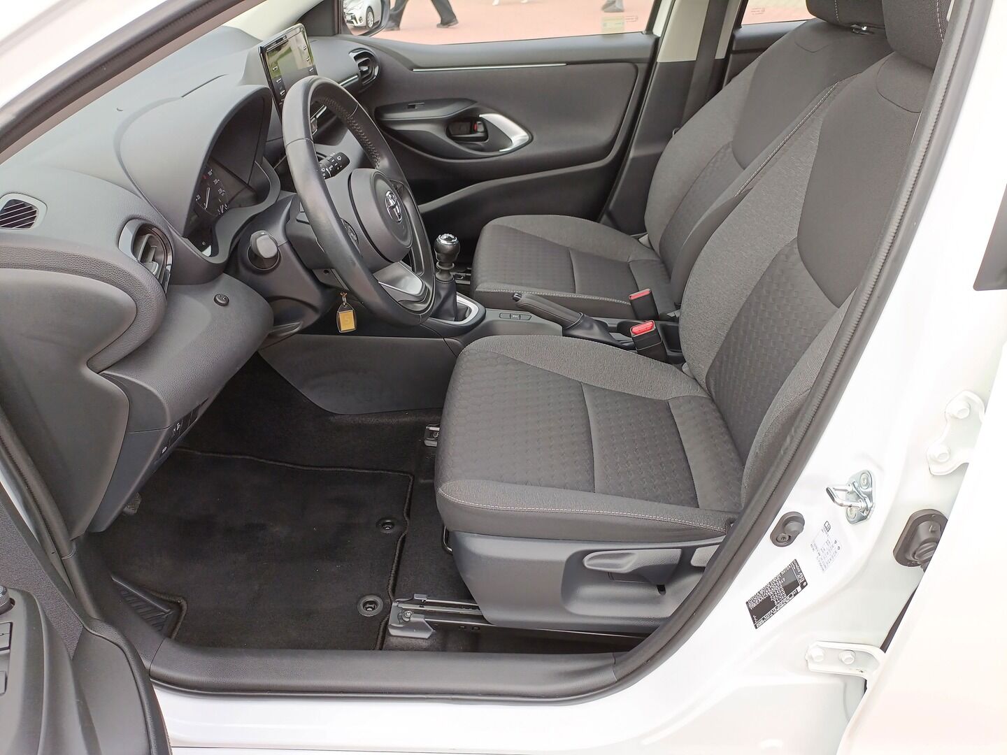 Toyota Yaris - zdjęcie 9