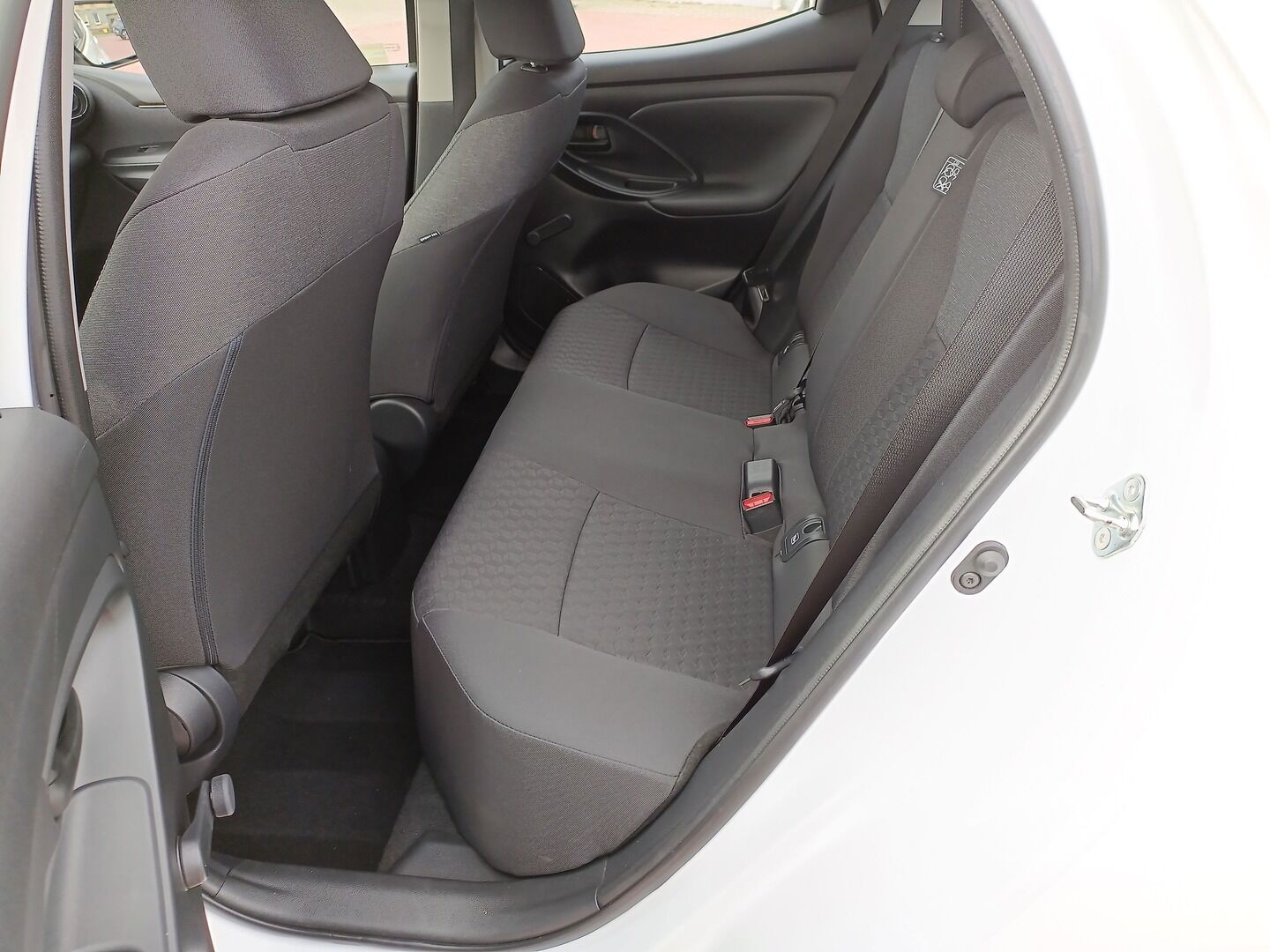 Toyota Yaris - zdjęcie 10