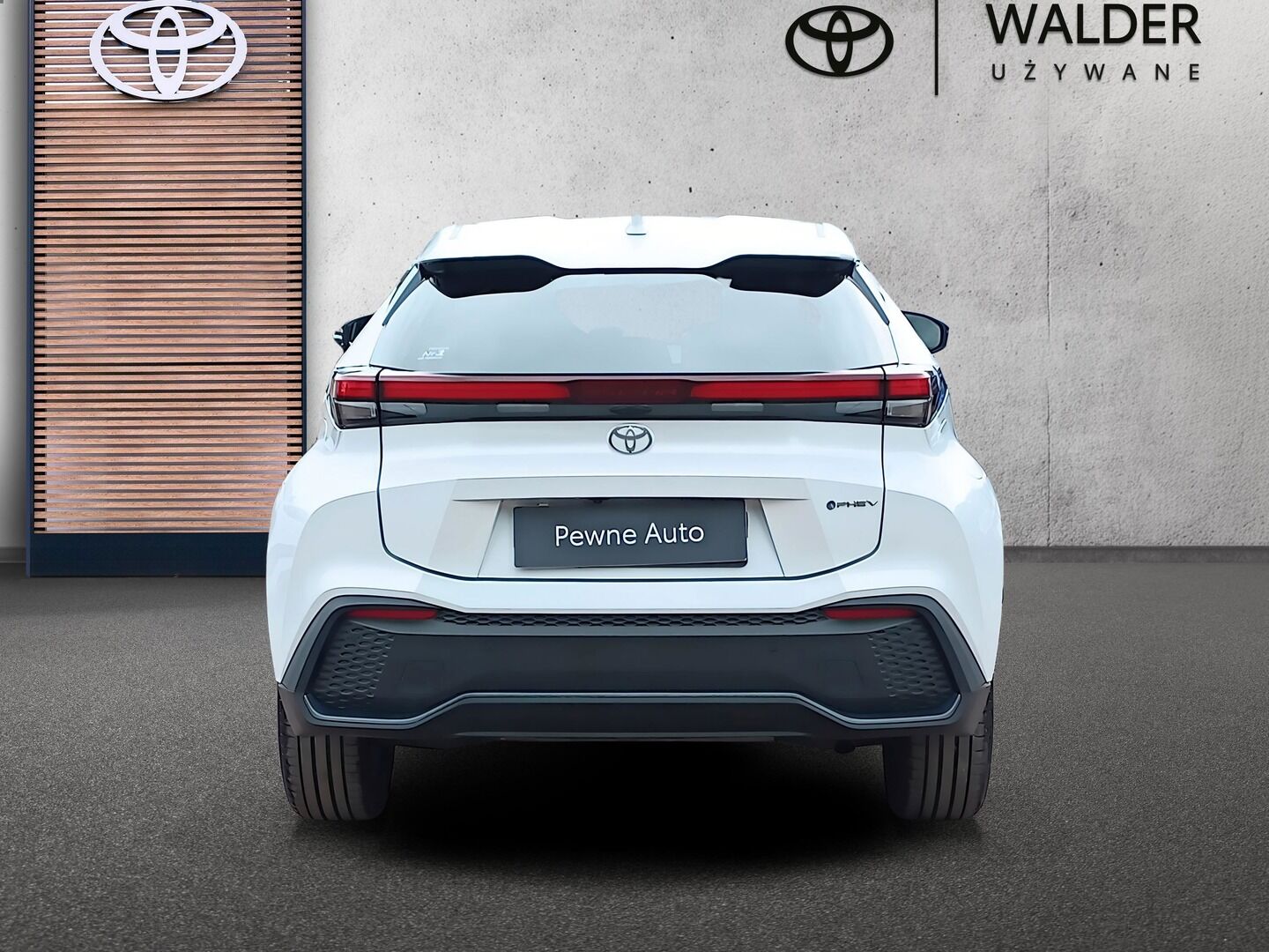 Toyota C-HR Plug-In - zdjęcie 4