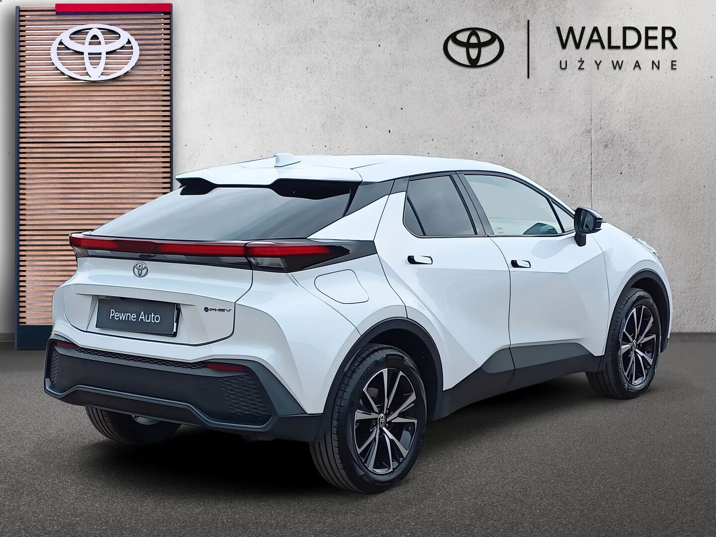 Toyota C-HR Plug-In - zdjęcie 5