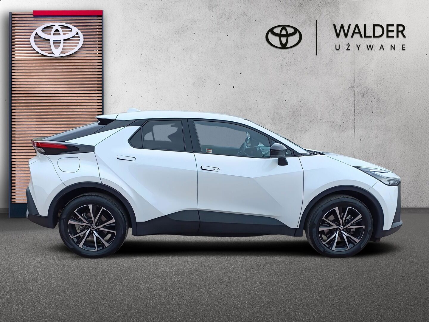 Toyota C-HR Plug-In - zdjęcie 6