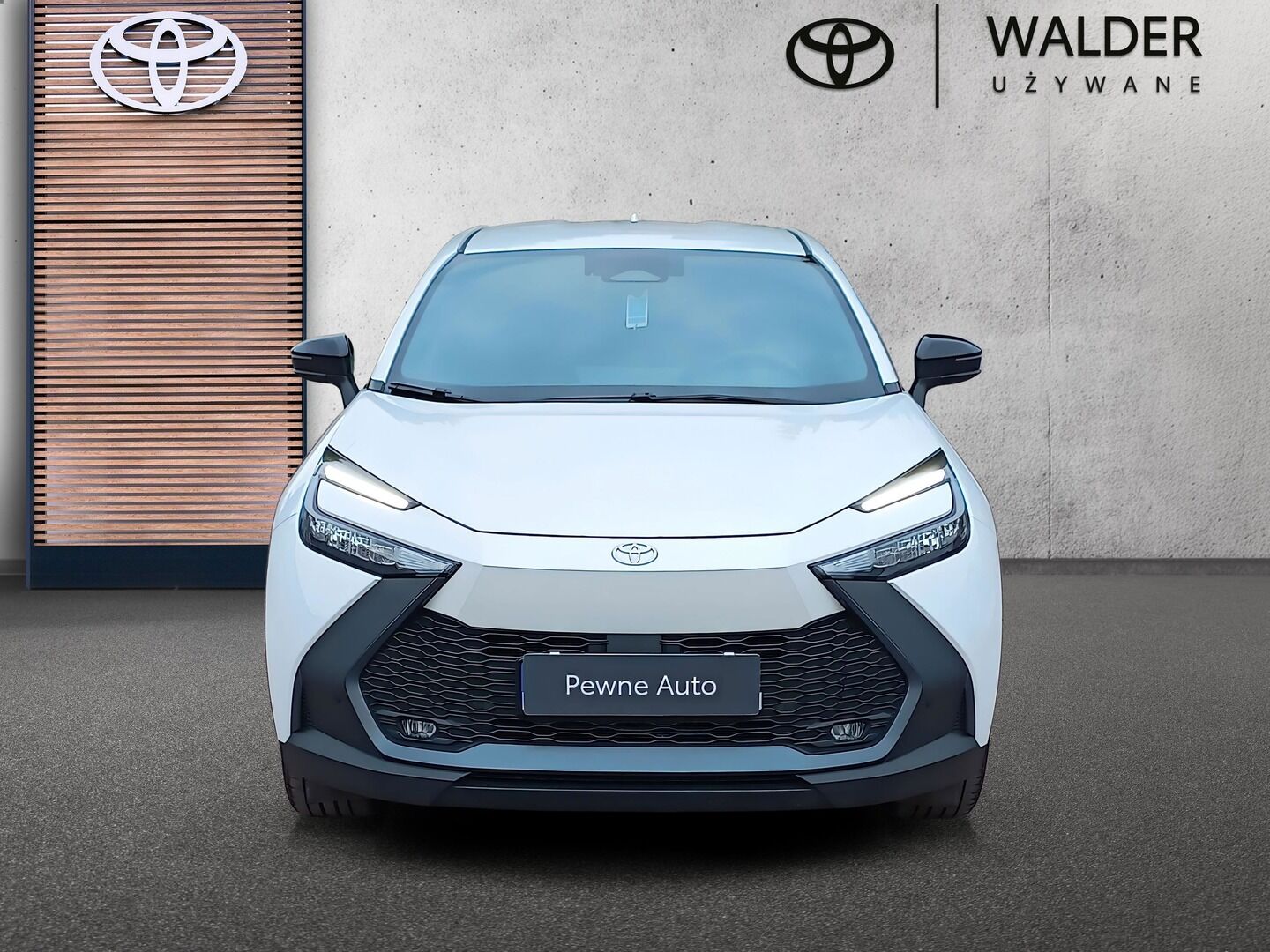 Toyota C-HR Plug-In - zdjęcie 8