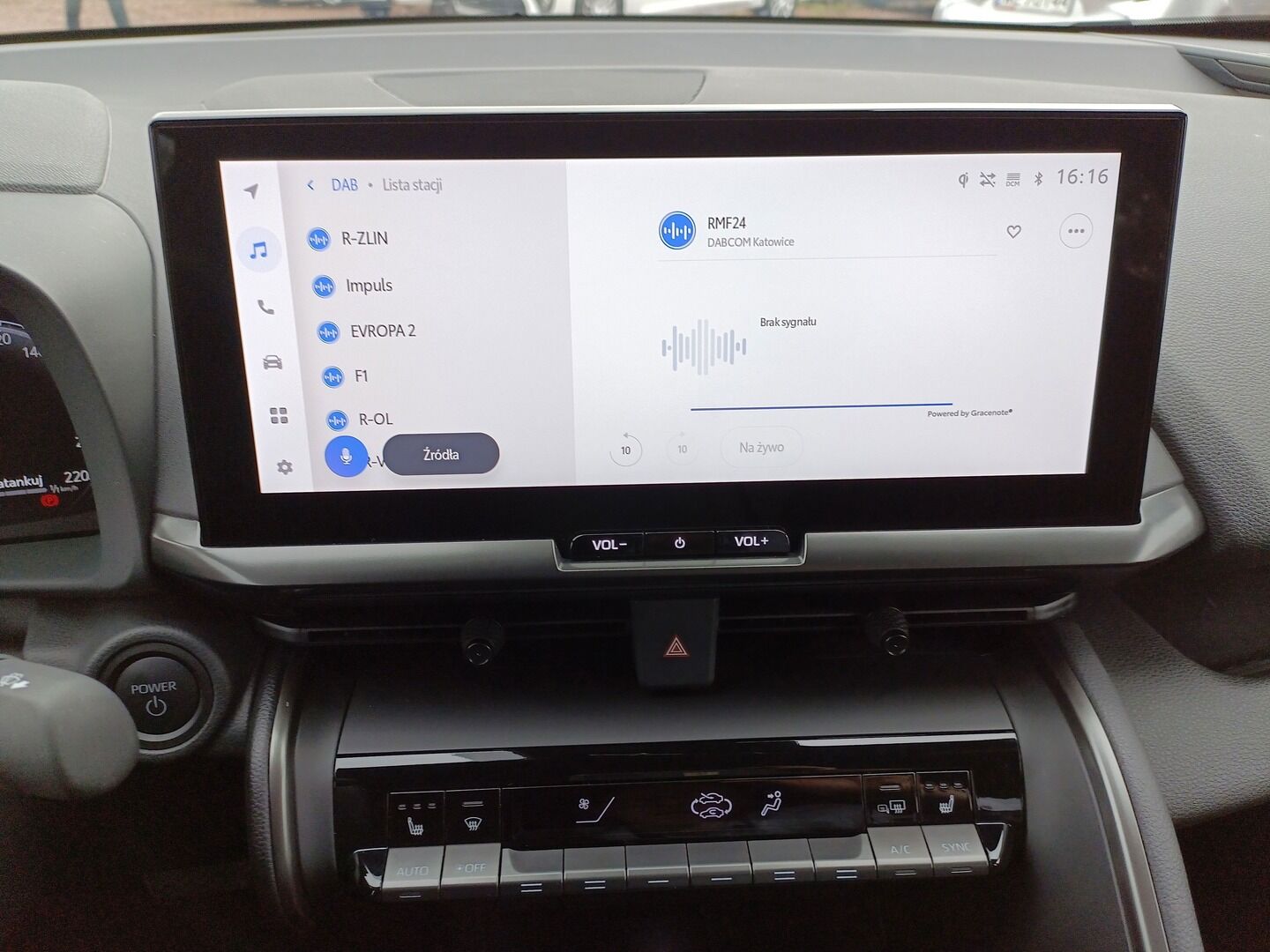 Toyota C-HR Plug-In - zdjęcie 21